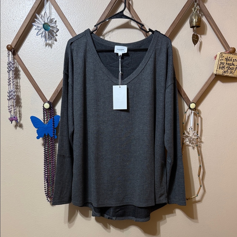 ANDREE BY UNIT Dark Gray Long Sleeve Tee